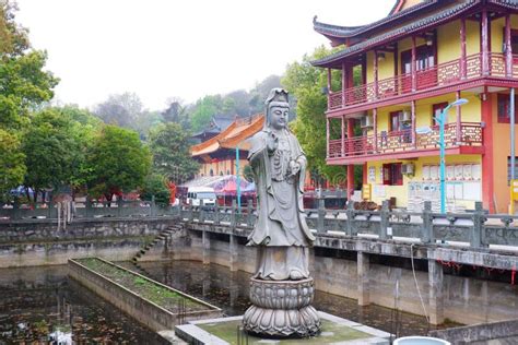 ¡Sumérgete en la historia con el Templo Guangji, una joya arquitectónica de Chaozhou!