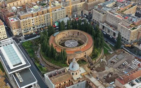 El Mausoleo di Augusto: Una Joya Arquetípica de la Arquitectura Romana!