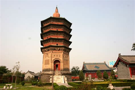   ¡El Templo de Zhou: Un viaje a través del tiempo en Anyang!